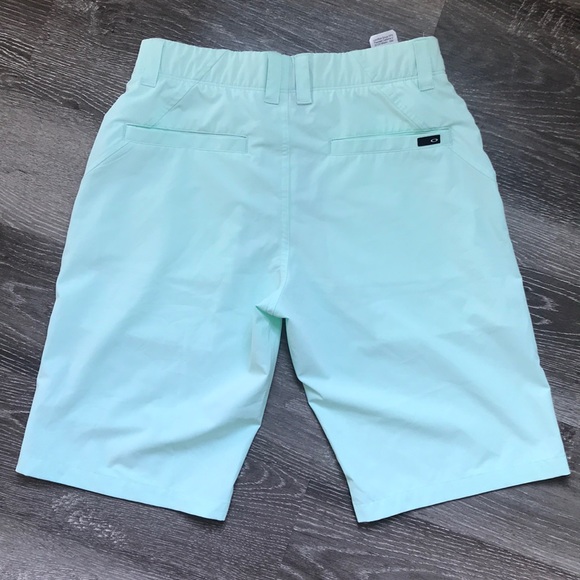 Oakley - Picture 5 of 16